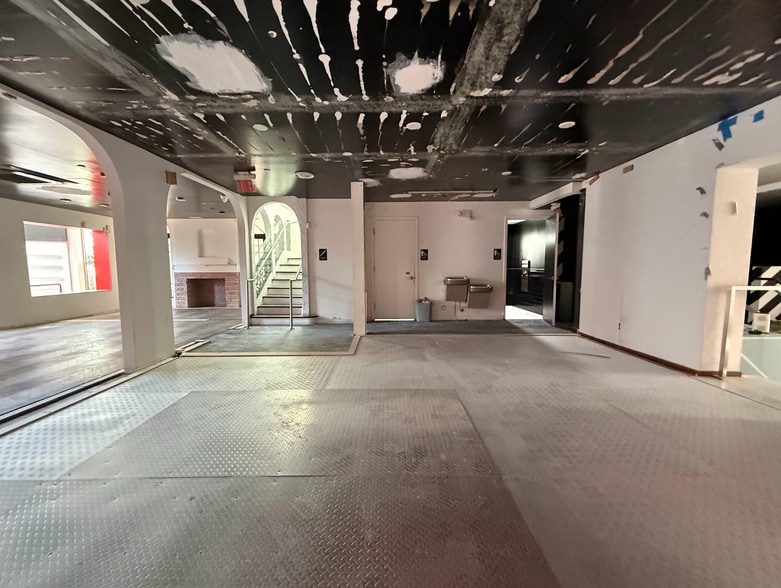 More Photos Of 909 Collins Ave, Miami Beach Restaurant For Sale