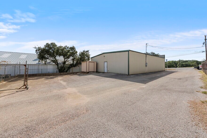 More Photos Of 3411 N Highway 281, Marble Falls Office For Sale