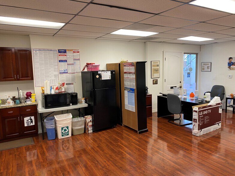 More Photos Of 25124 Narbonne Ave, Lomita Office For Lease
