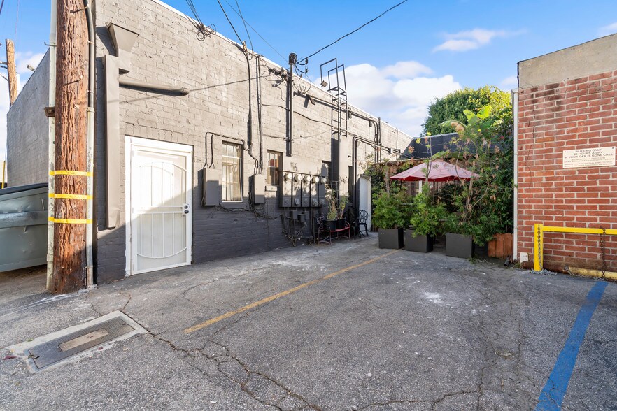 More Photos Of 201-205 S Robertson Blvd, Beverly Hills Storefront For Lease