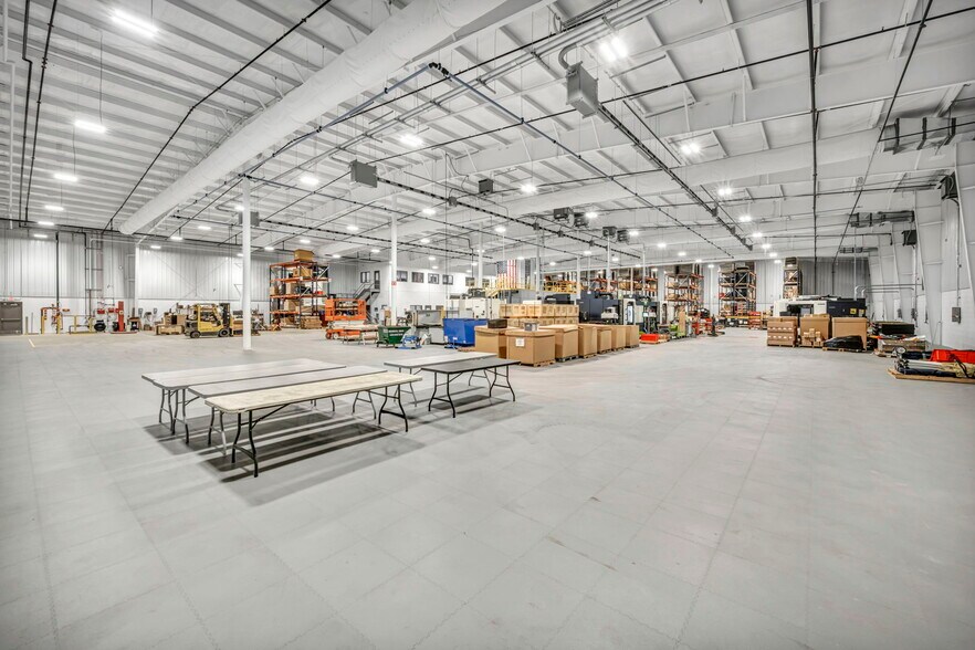 More Photos Of 310 Park Dr, Chardon Warehouse For Sale