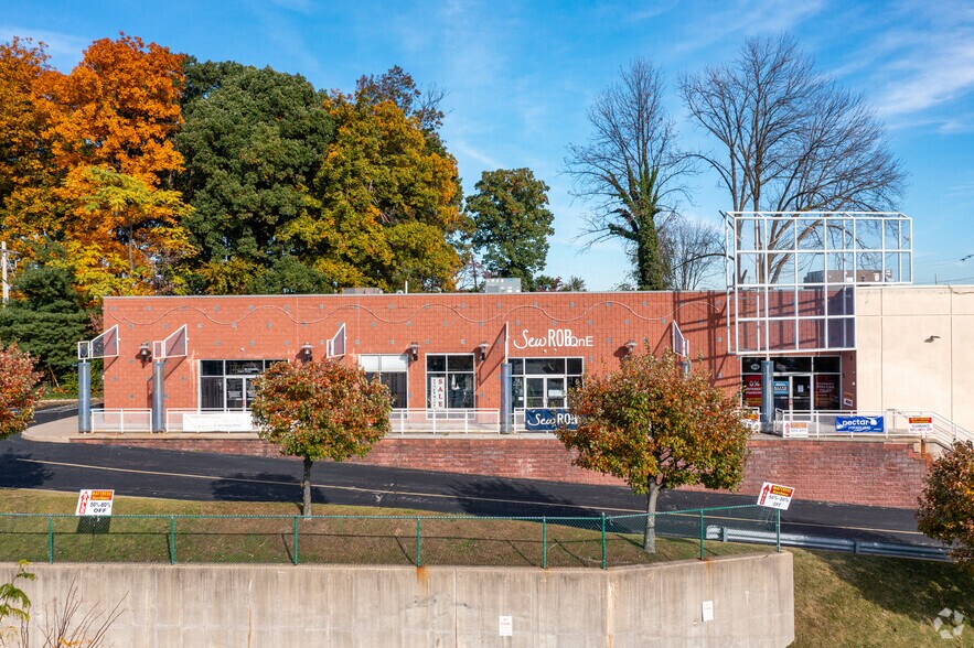 More Photos Of 268 W Dekalb Pike, King Of Prussia Freestanding For Lease