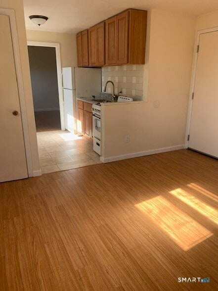 More Photos Of 174-176 Hillside Ave, Hartford Apartments For Sale