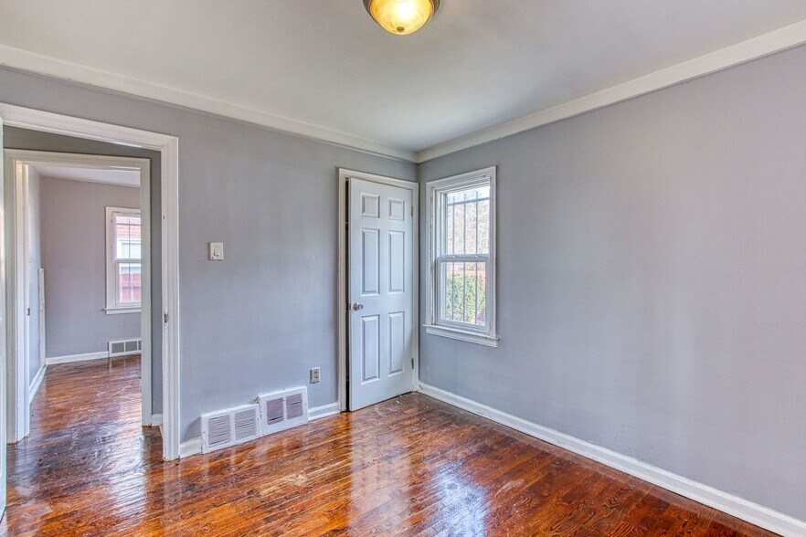 More Photos Of 12014 Duchess St, Detroit Flex For Sale
