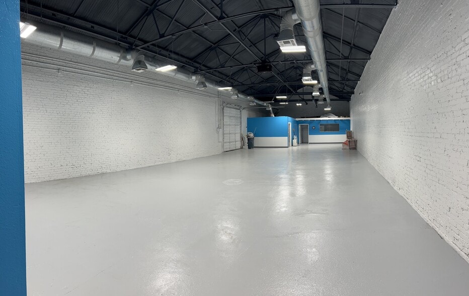 More Photos Of 209 E McLeroy Blvd, Saginaw Light Distribution For Lease