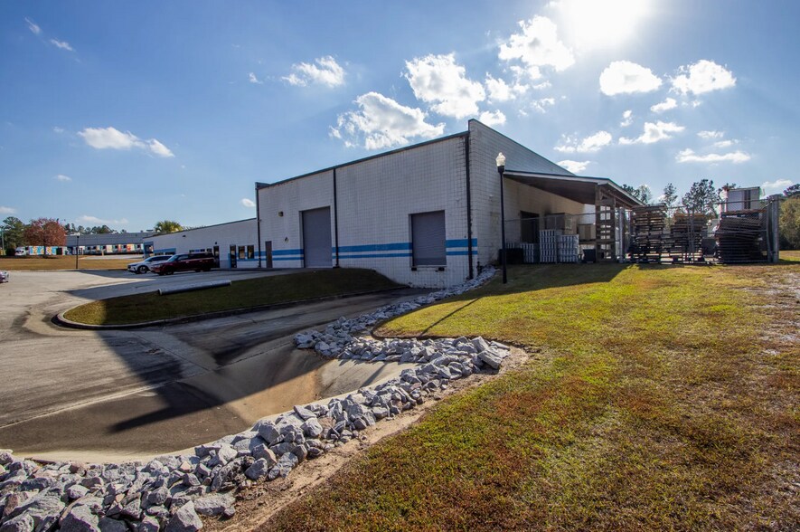 More Photos Of 104 Vantage Point Dr, West Columbia Showroom For Lease