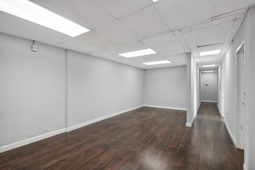 More Photos Of 1600 W Dempster St, Park Ridge Medical For Lease