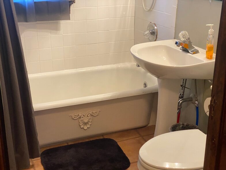 More Photos Of 102 N Fowler St, Meade Office For Sale