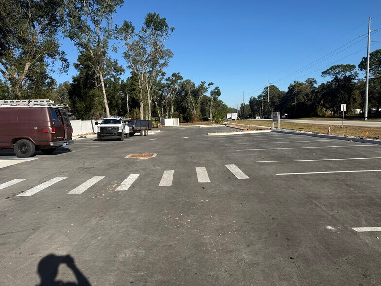 More Photos Of 1124 Teague Trail, Lady Lake General Retail For Lease