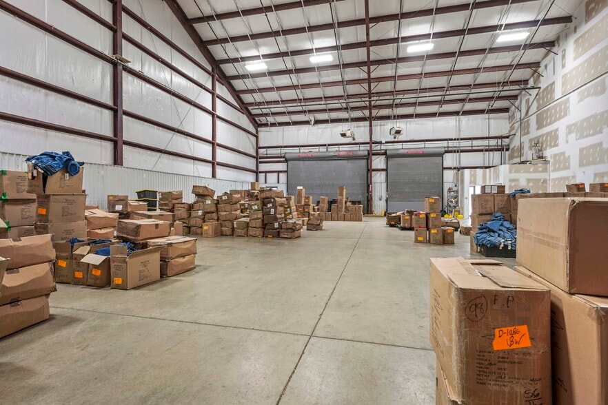 More Photos Of 301 Bugeye Sq, Prince Frederick Warehouse For Lease