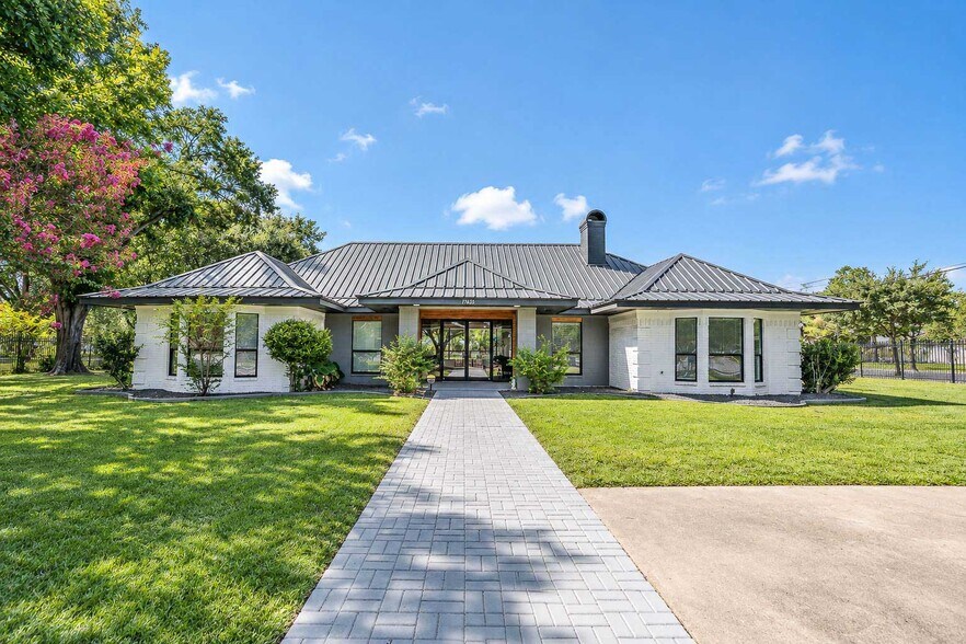 More Photos Of 17635 Kings Ct, Cypress Office Residential For Sale
