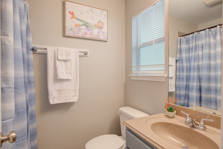 More Photos Of 740 E Mather St, New Braunfels Apartments For Sale
