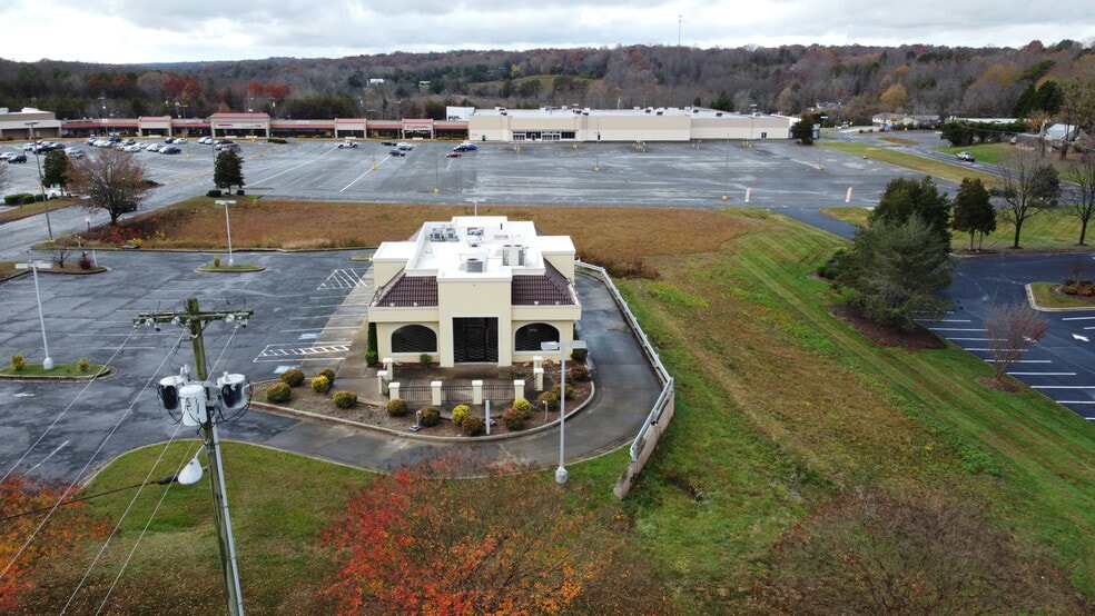 2187 N Bridge St, Elkin, NC 28621 General Retail For Sale