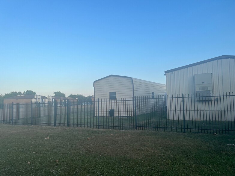 More Photos Of 7387 S Hulen St, Fort Worth Office For Sale