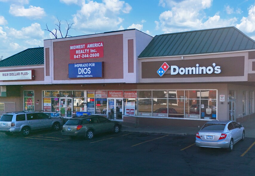 More Photos Of 2201-2303 Grand Ave, Waukegan General Retail For Sale