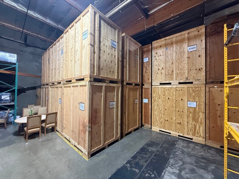 More Photos Of 8929 Oso Ave, Chatsworth Manufacturing For Lease