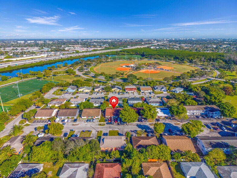 More Photos Of 1471 NW 22nd St, Fort Lauderdale Multifamily For Sale