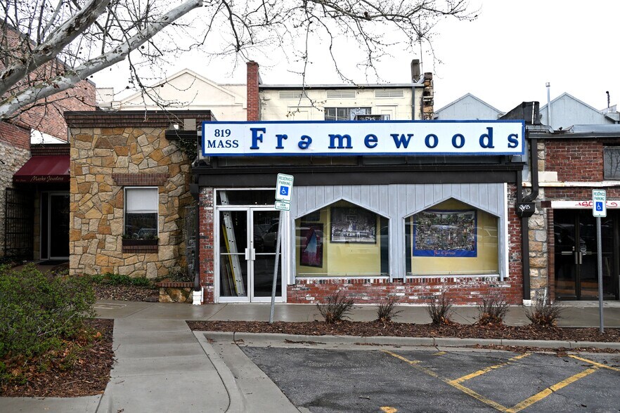 More Photos Of 819 Massachusetts St, Lawrence Storefront For Sale