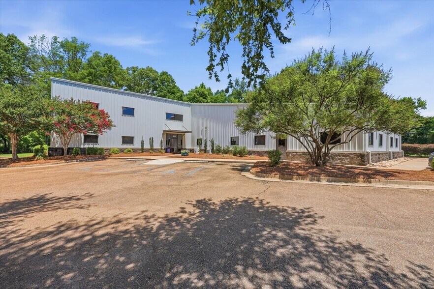 Primary Photo Of 219 Industrial Dr, Ridgeland Office For Lease