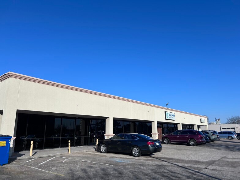 More Photos Of 1280 S Main St, Grapevine Medical For Sale