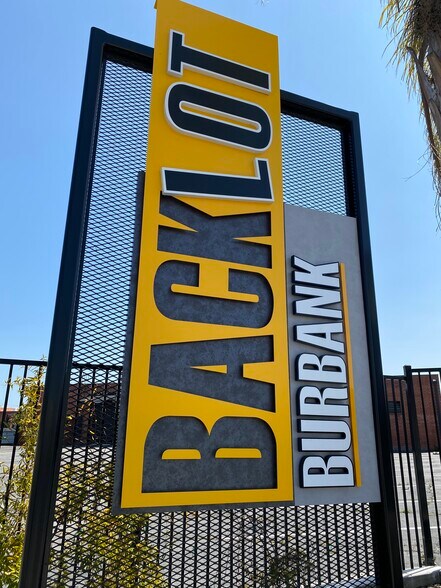 More Photos Of 4209 Vanowen Pl, Burbank Warehouse For Lease