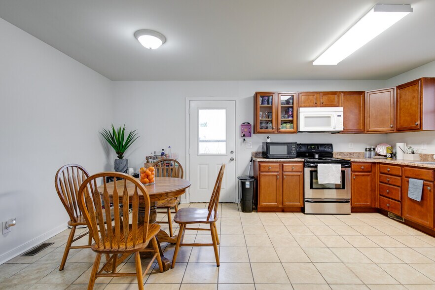 More Photos Of 2304 5th Ave, Richmond Apartments For Sale