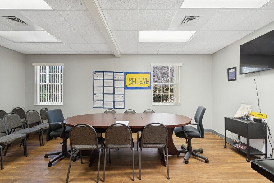 More Photos Of 4615 NW 53rd Ave, Gainesville Medical For Sale