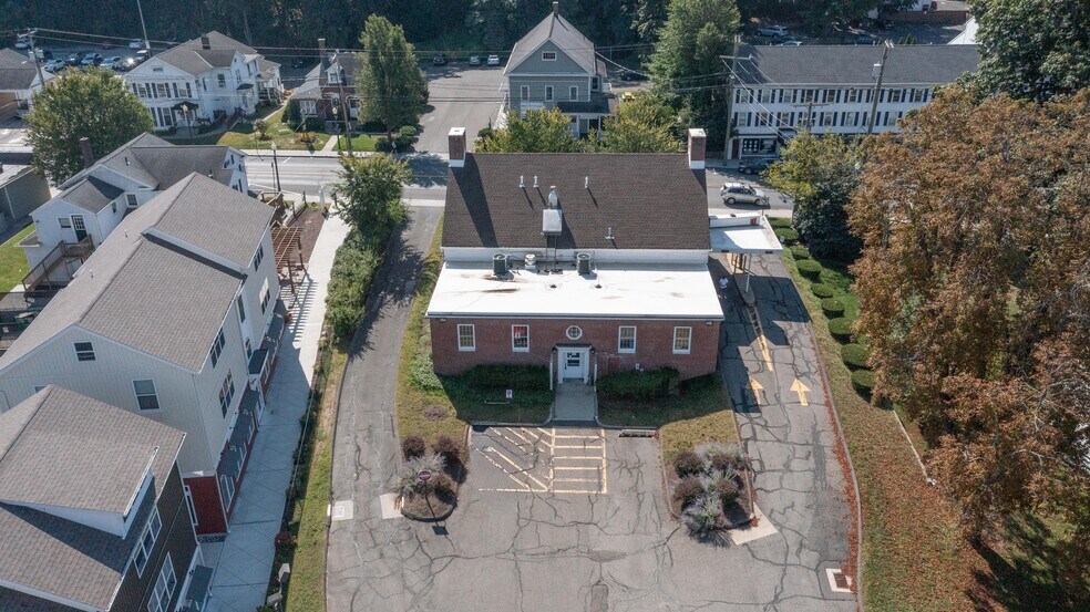 More Photos Of 159 Greenwood Ave, Bethel Bank For Sale