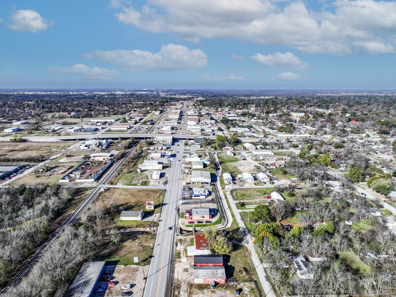 More Photos Of 719 E Moore Ave, Terrell Warehouse For Sale