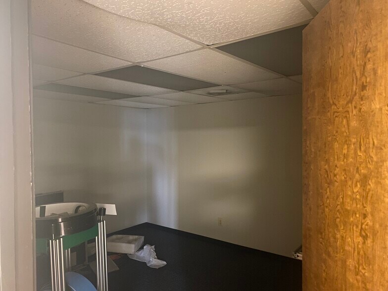 More Photos Of 12450 Highway 3, Webster Light Distribution For Lease