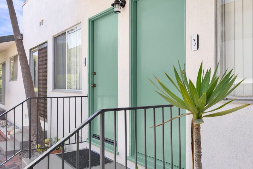 More Photos Of 7832 W Manchester Ave, Playa Del Rey Apartments For Sale