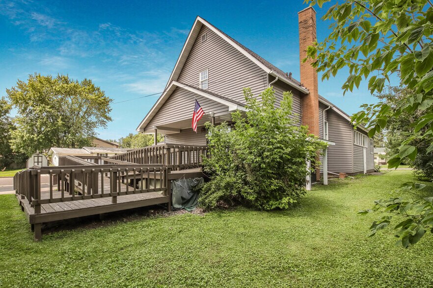 More Photos Of 104 E Barker St, Rice Lake Flex For Sale