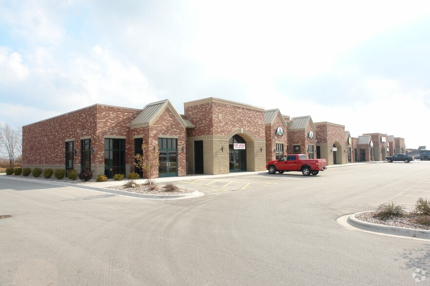 More Photos Of 825-831 Huron Rd, Green Bay Unknown For Lease