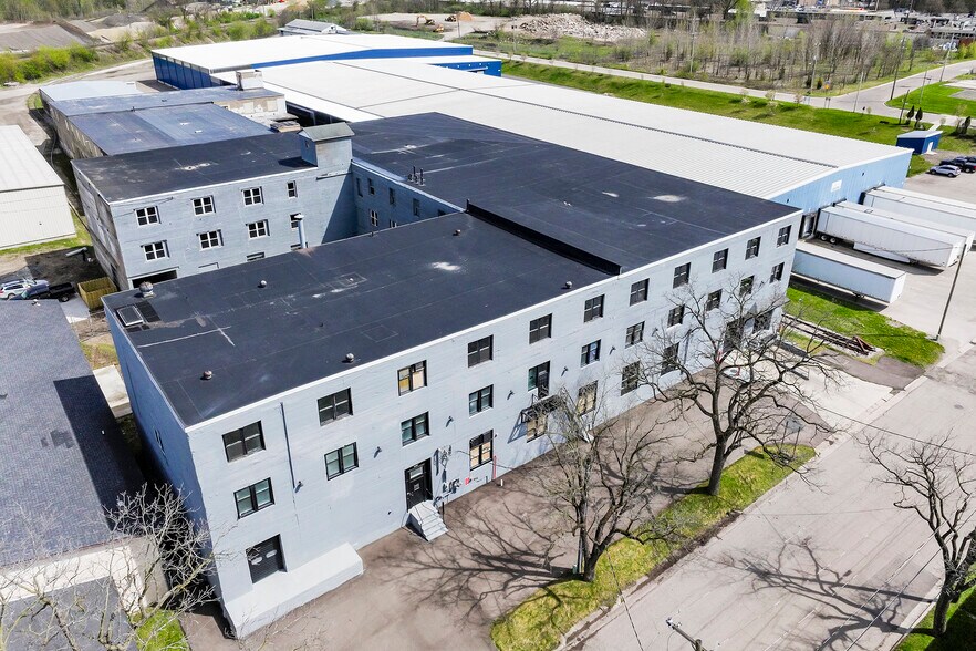 More Photos Of 1811 Factory St, Kalamazoo Manufacturing For Sale
