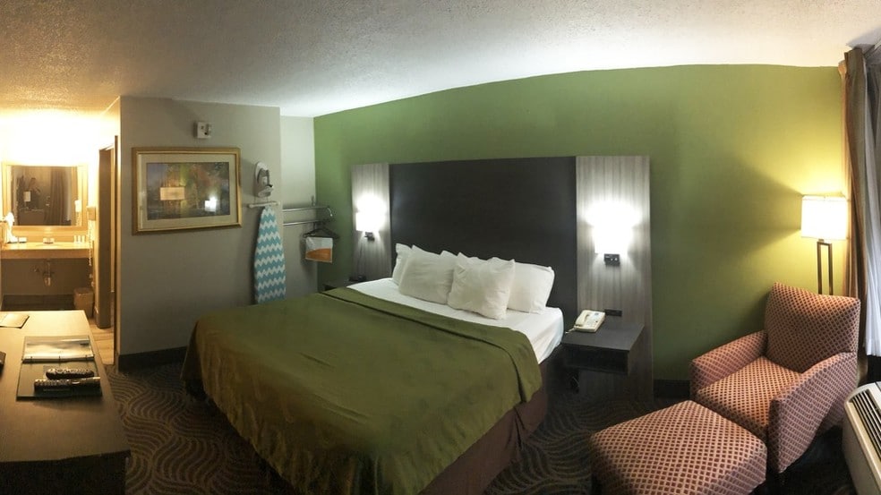 More Photos Of 1010 Cosby Hwy, Newport Hotel For Sale