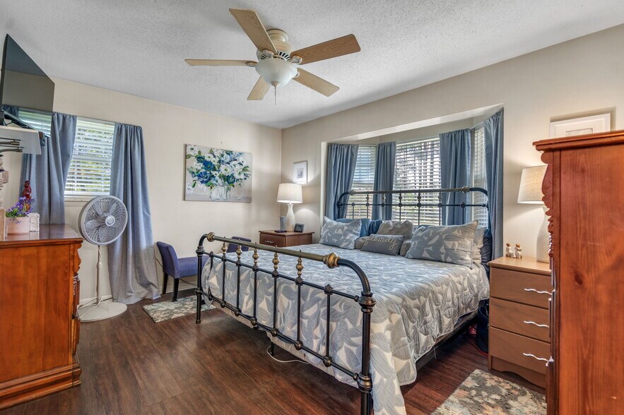 More Photos Of 695 Blue Jay Rd, Rincon General Retail For Sale