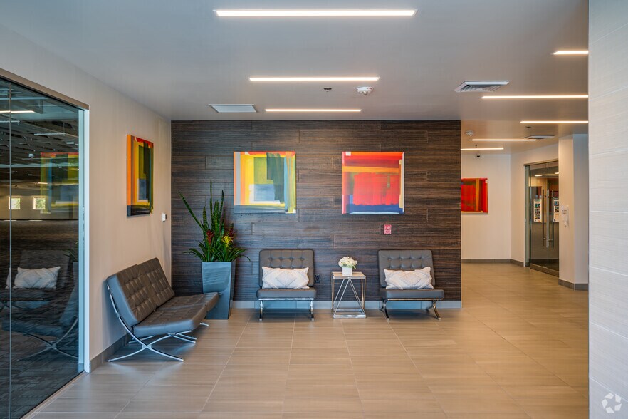 More Photos Of 3925 E Broadway Rd, Phoenix Office For Lease