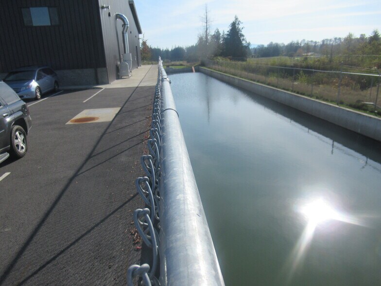 More Photos Of 1830 Scout Pl, Ferndale Warehouse For Sale