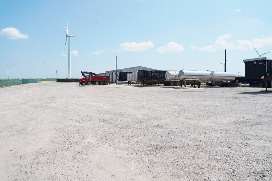 More Photos Of 8808 County Road 1458, Taft Flex For Sale