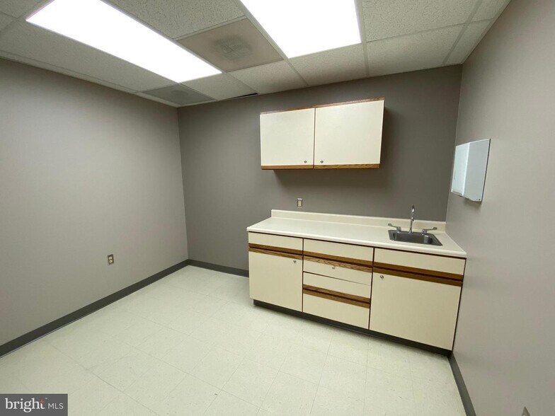 More Photos Of 20311 Lappans Rd, Boonsboro Medical For Sale