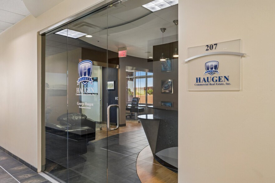 More Photos Of 8765 E Bell Rd, Scottsdale Loft Creative Space For Sale