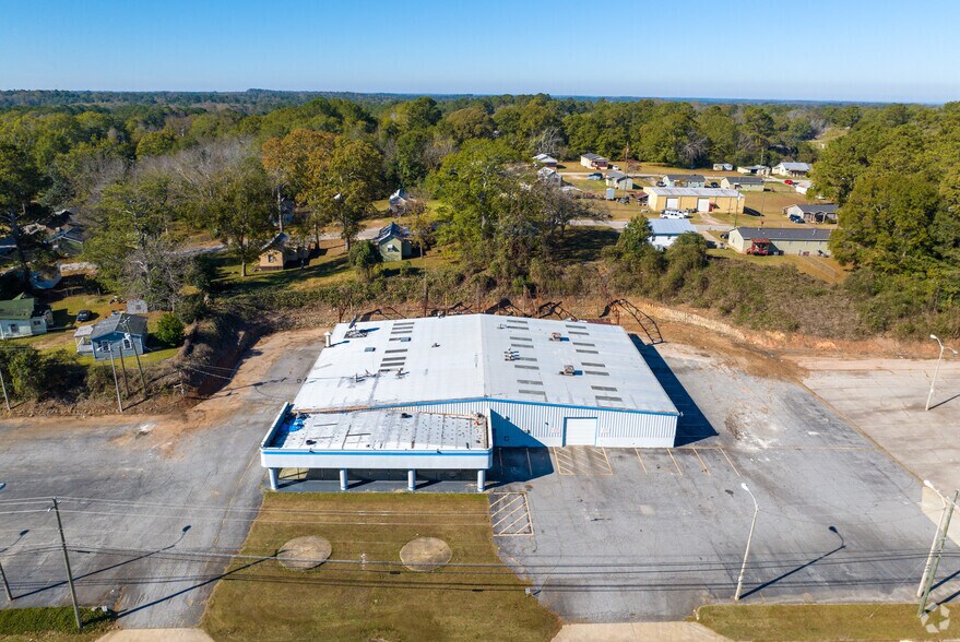 More Photos Of 709 New Franklin Rd, Lagrange Freestanding For Lease