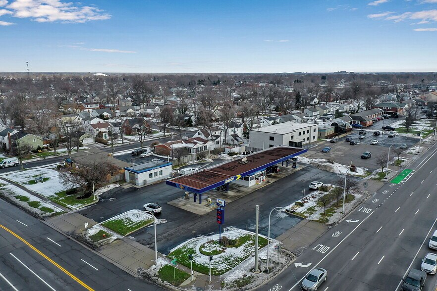 More Photos Of 2050 Sheridan Dr, Buffalo Fast Food For Lease