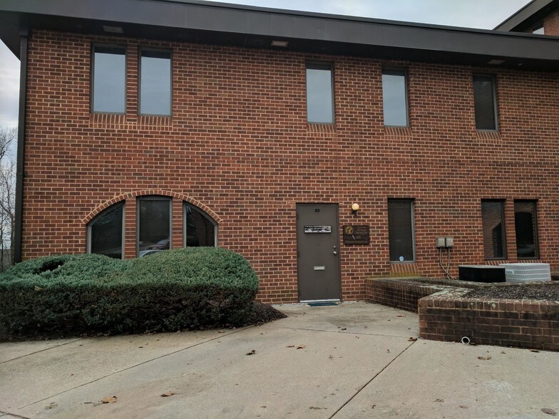 More Photos Of 10903 Indian Head Hwy, Fort Washington Office For Sale
