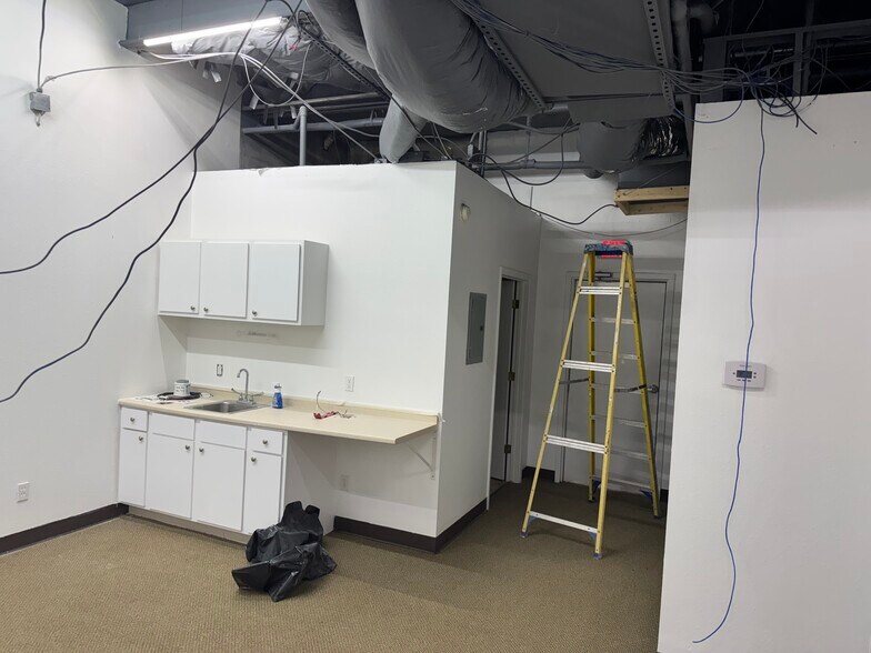 More Photos Of 1605 Us-181, Portland Self Storage For Sale