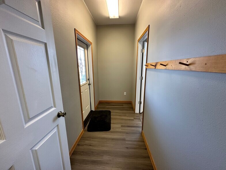 More Photos Of 4037 Hwy 93 N, Stevensville Office For Lease