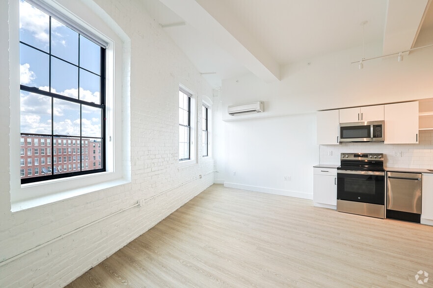 More Photos Of 86 Essex St, Haverhill Apartments For Lease