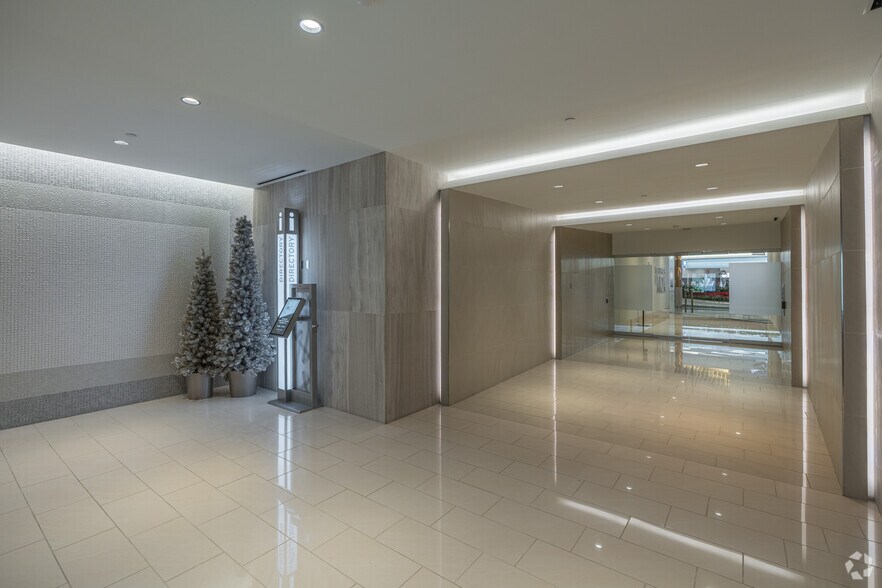 More Photos Of 2131 Lindau Ln, Bloomington Office For Lease