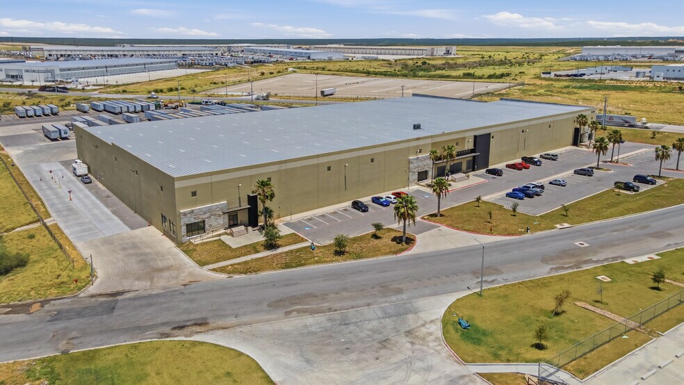 More Photos Of 14206 Mercury Dr, Laredo Distribution For Lease
