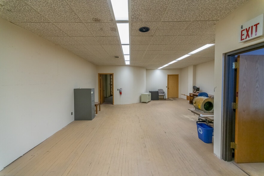 More Photos Of 100-106 S Main st, Ishpeming Bank For Sale
